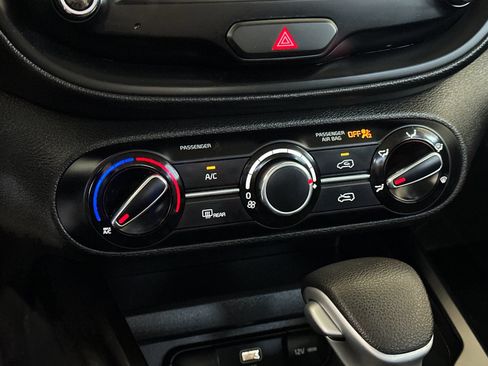 Used 2024 Kia Soul LX w/ Option Group 015 FWD image 18