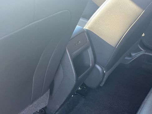 Used 2025 Chevrolet Trax LT w/ LT Convenience Package image 23