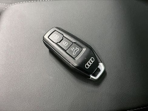 Used 2025 Audi Q5 Premium Plus w/ Premium Plus image 13