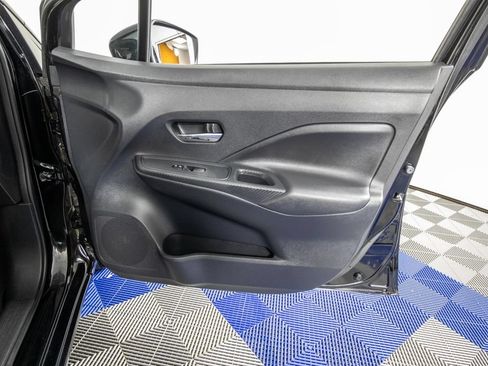 Used 2025 Nissan Versa SV FWD image 16