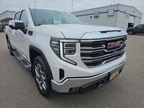 Used 2023 GMC Sierra 1500 SLT w/ SLT Premium Plus Package AWD/4WD image 7