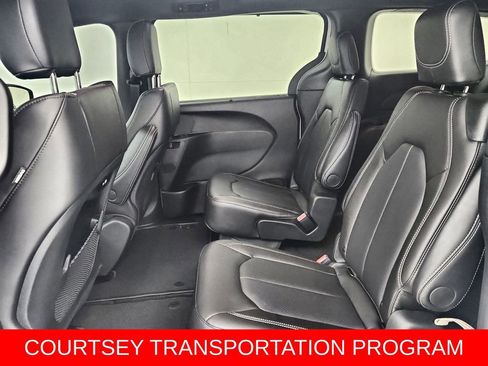 New 2026 Chrysler Pacifica Select image 30