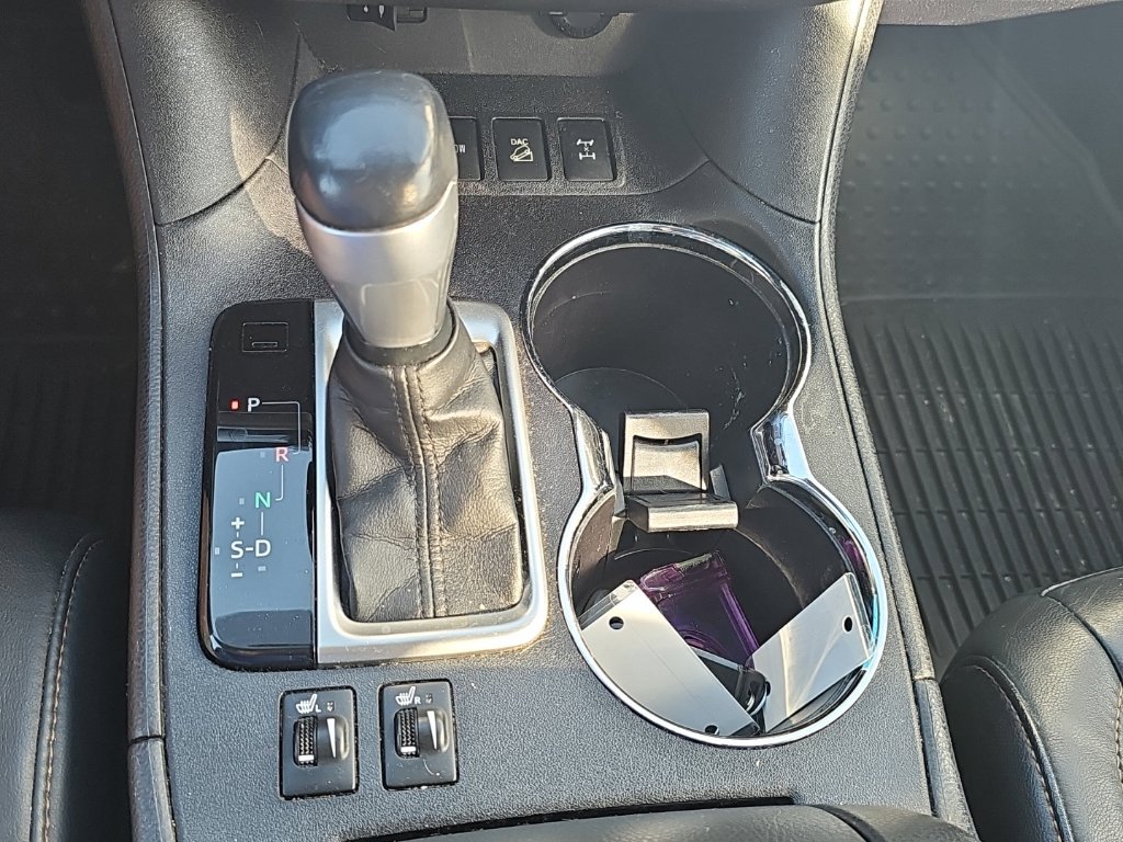 Used 2015 Toyota Highlander XLE AWD/4WD image 8