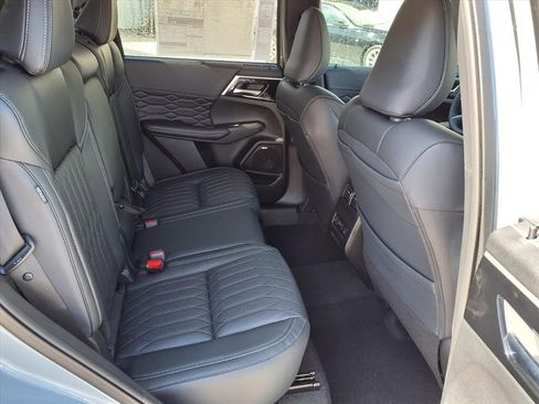 Used 2026 Mitsubishi Outlander SEL FWD image 10