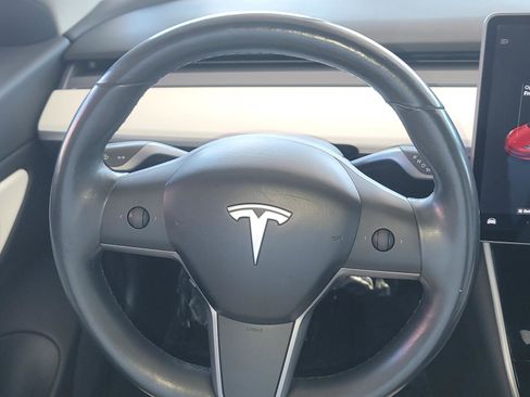 Used 2018 Tesla Model 3 image 16