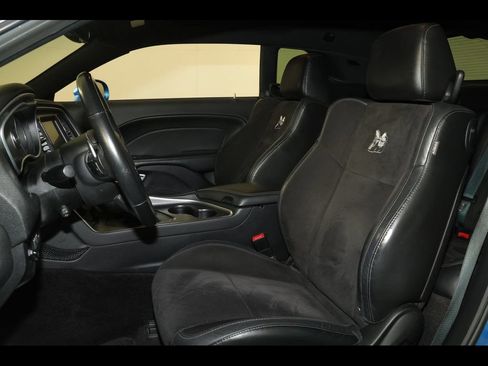 Used 2016 Dodge Challenger R/T Scat Pack w/ Leather Interior Group RWD image 3