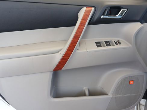 Used 2009 Toyota Highlander Limited image 11