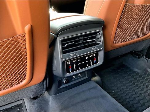 Used 2021 Audi Q8 Premium Plus w/ Premium Plus Package AWD/4WD image 18