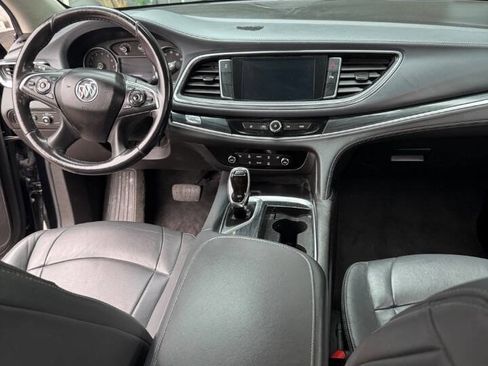 Used 2020 Buick Enclave Essence image 38