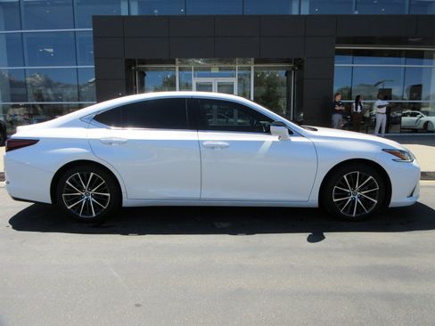 Used 2022 Lexus ES 350 w/ Premium Package FWD image 11