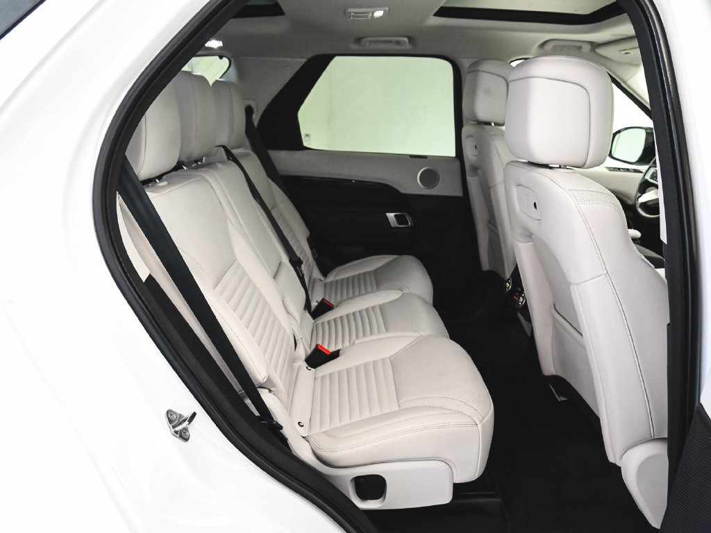 Used 2025 Land Rover Discovery S AWD/4WD image 31