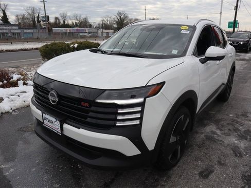 Certified 2025 Nissan Kicks SR image 8