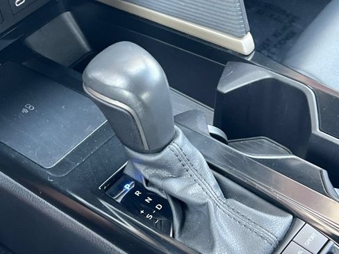 Used 2025 Toyota Camry SE FWD image 20