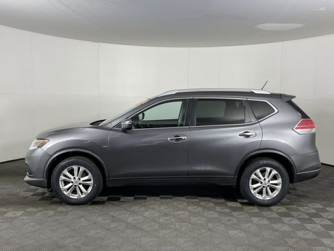 Used 2015 Nissan Rogue SV image 3
