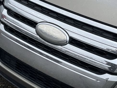 Used 2013 Ford Edge SEL image 33