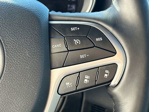 Used 2022 Jeep Grand Cherokee Limited w/ Tech Group image 31