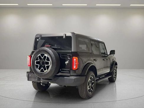 Used 2024 Ford Bronco Outer Banks AWD/4WD image 3