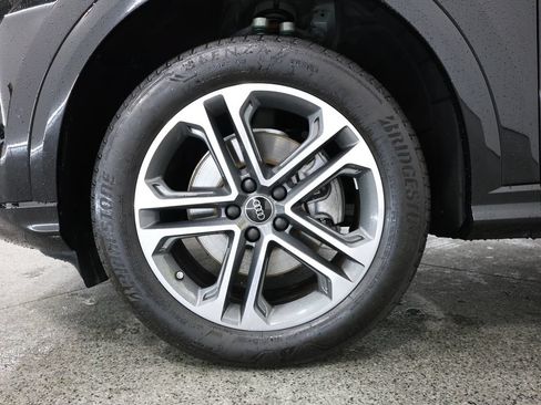 Used 2025 Audi Q5 Premium w/ Convenience Package AWD/4WD image 5