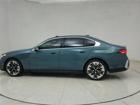 Used 2026 BMW 540i xDrive image 72