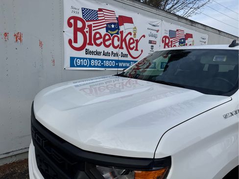 Used 2024 Chevrolet Silverado 1500 Custom image 10