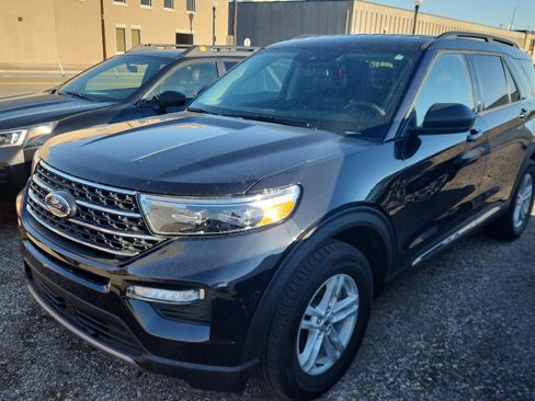 Used 2024 Ford Explorer XLT w/ Equipment Group 202A AWD/4WD image 8