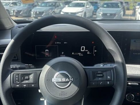 Used 2025 Nissan Kicks SV image 14