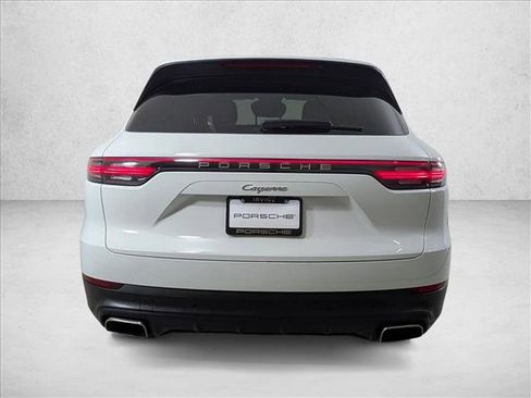 Used 2023 Porsche Cayenne Platinum Edition image 10