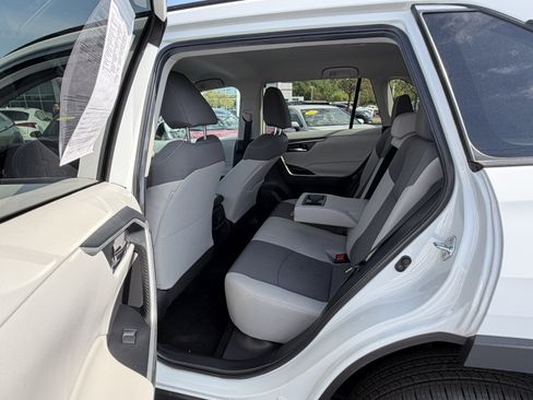 Used 2020 Toyota RAV4 XLE AWD/4WD image 14