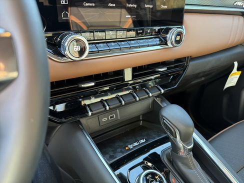 New 2025 GMC Canyon AT4 w/ Nightfall Edition image 30