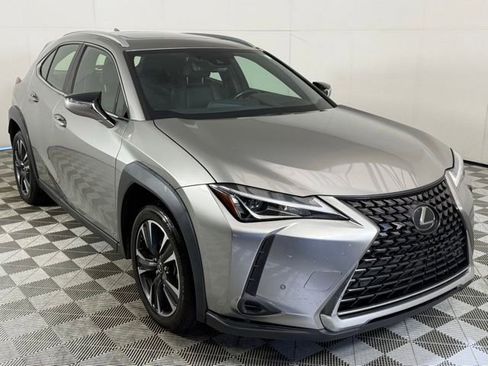 Used 2021 Lexus UX 200 w/ Premium Package FWD image 6