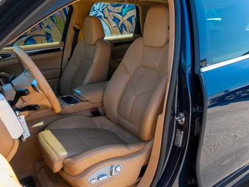 Used 2014 Porsche Cayenne AWD/4WD image 33