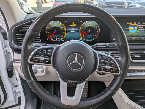 Used 2022 Mercedes-Benz GLS 450 4MATIC image 16