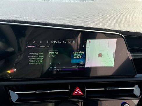 Certified 2025 Kia Niro EX image 27