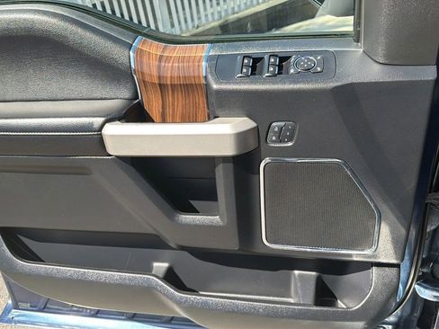 Used 2017 Ford F150 Lariat w/ Equipment Group 502A Luxury AWD/4WD image 17