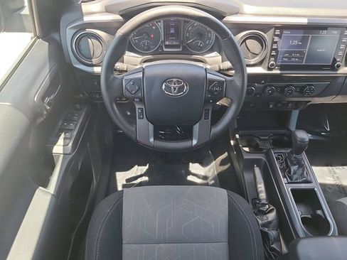 Used 2020 Toyota Tacoma TRD Sport AWD/4WD image 13
