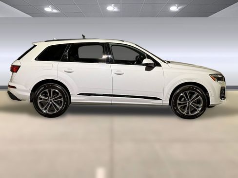 Certified 2025 Audi Q7 2.0T Premium w/ Convenience Plus Package image 8