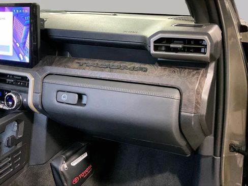 Used 2024 Toyota Tacoma Limited w/ Limited Package (LT) AWD/4WD image 19