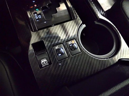 Used 2019 Toyota 4Runner TRD Off-Road Premium w/ Phone Cable & Charge Package image 40