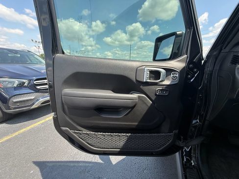 Used 2024 Jeep Wrangler Unlimited Sport AWD/4WD image 11
