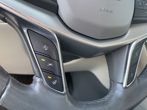 Used 2020 Cadillac XT5 Premium Luxury image 16