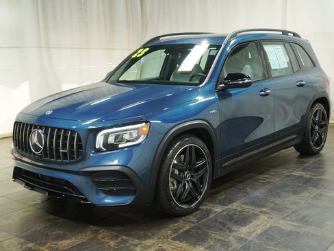 Used 2023 Mercedes-Benz GLB 35 AMG 4MATIC image 2