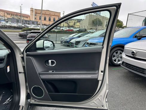 Used 2023 Hyundai Ioniq 5 Limited image 45
