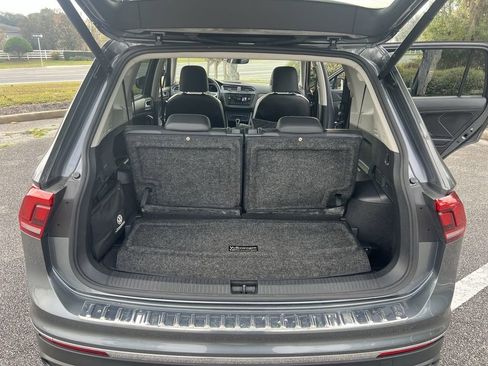 Certified 2022 Volkswagen Tiguan SE image 25
