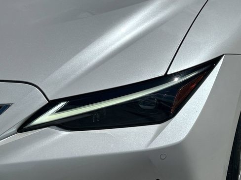 Used 2023 Lexus IS 300 w/ Comfort Package RWD image 11