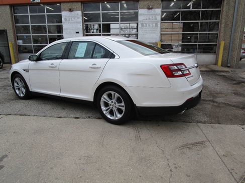 Used 2016 Ford Taurus SEL w/ Equipment Group 201A image 6