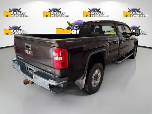 Used 2018 GMC Sierra 2500 SLE w/ SLE Preferred Package AWD/4WD image 4