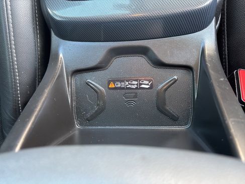 Used 2019 Chevrolet Colorado Z71 w/ LPO, Premium Interior Package image 31