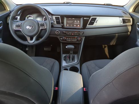 Certified 2019 Kia Niro LX image 12