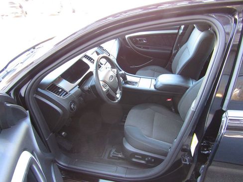 Used 2017 Ford Taurus SEL image 4