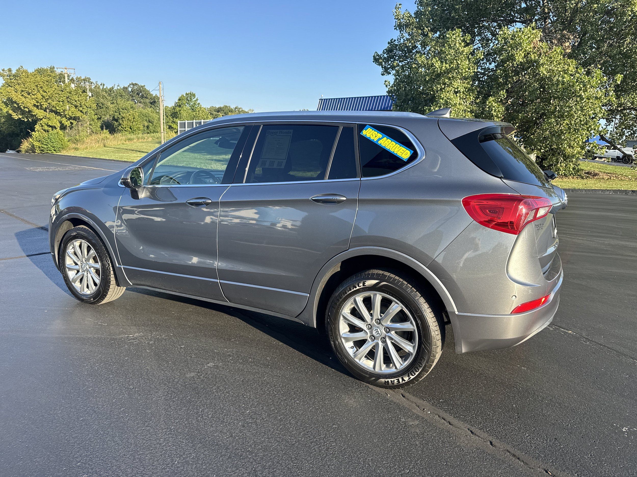 Used 2020 Buick Envision Essence AWD/4WD image 3